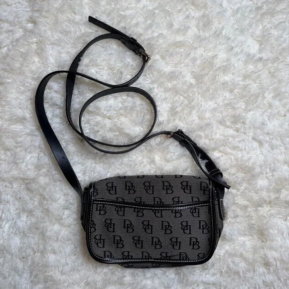 Vintage 90s Dooney & Bourke Black Signature Canvas Crossbody Bag - Picture 3 of 8